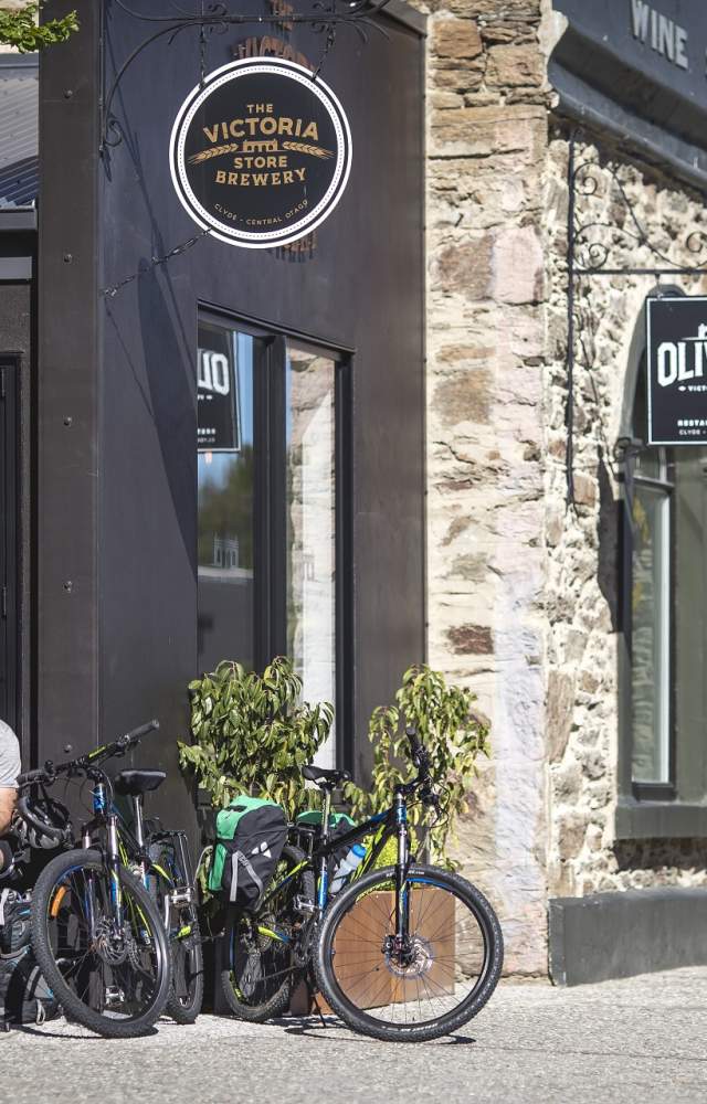 Olivers Victoria Store Clyde