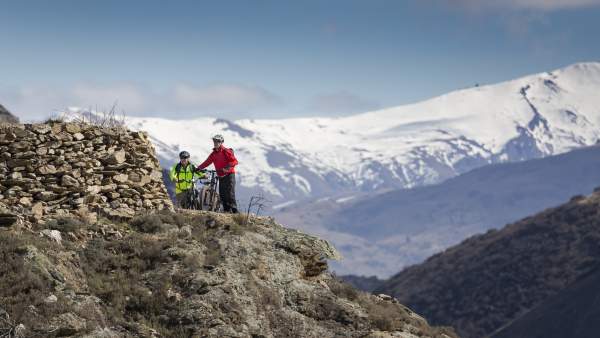 The Lake Dunstan Trail is remote and exposed in places