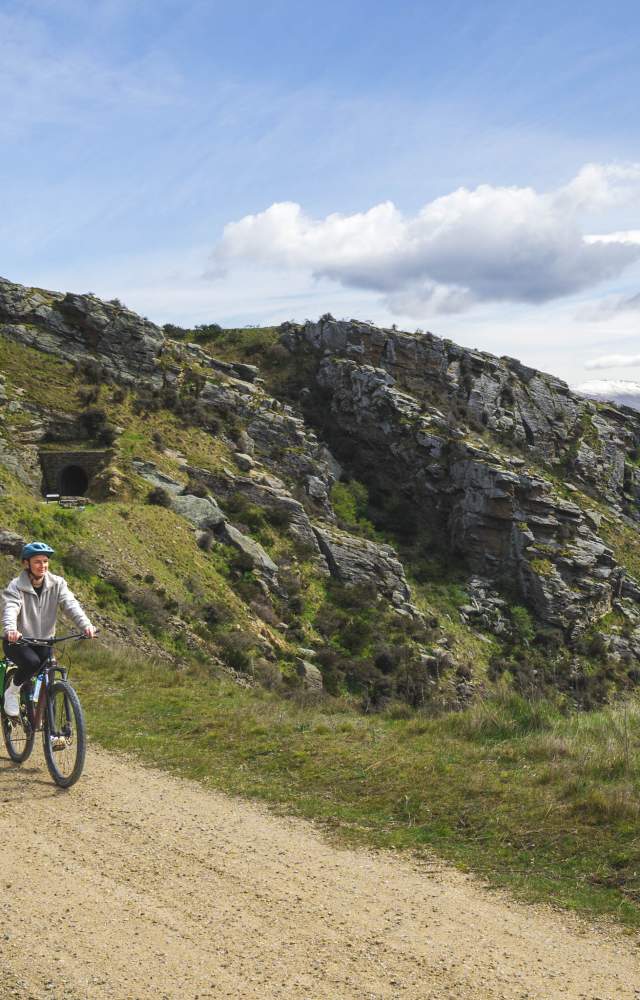 Otago Central Rail Trail   Poolburn Viaduct and Tunnels   Spring 2025   credit Brook Sabin (Banner)