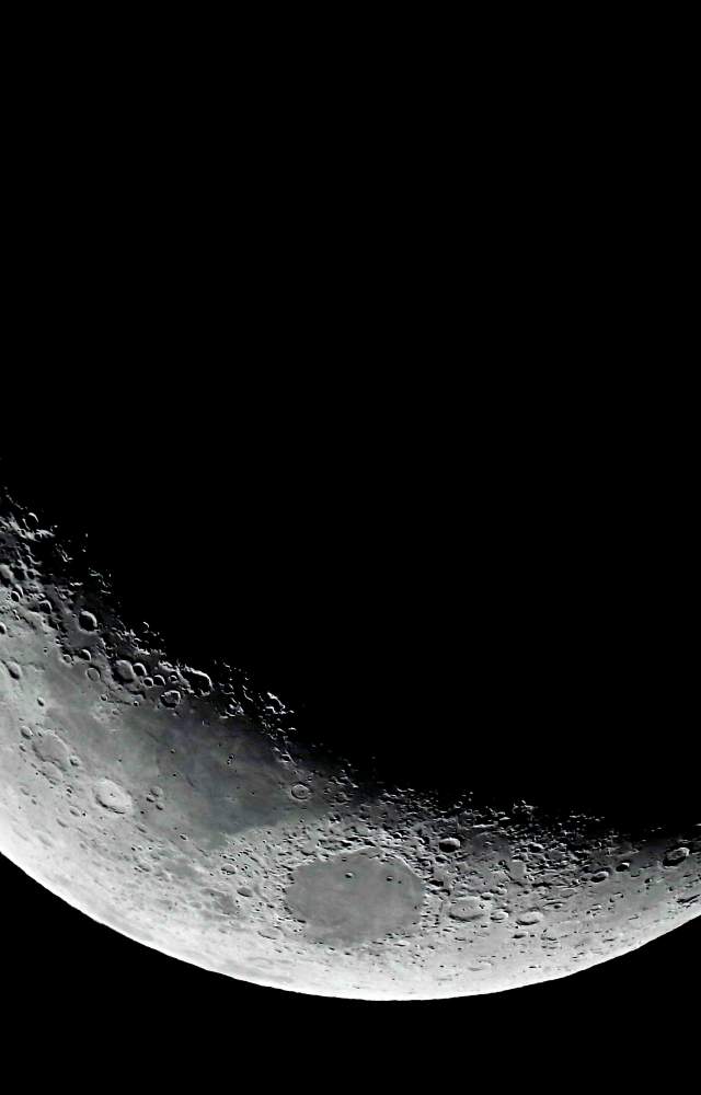 Crescent Moon   Paul Bishop, Naseby Night Sky Tours