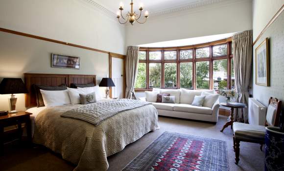 Olivers Lodge Naylor Room v2